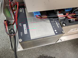 Lithium 2021 mit Powerbank Detail links
